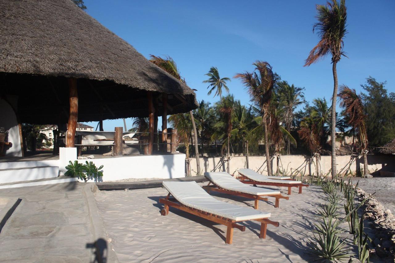 Sunset Beach Resort Watamu Exterior photo