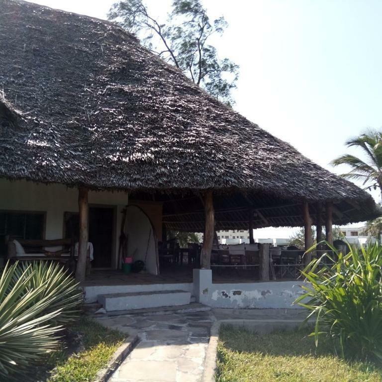 Sunset Beach Resort Watamu Exterior photo